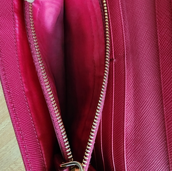 PINK/FUSIA WALLET 💖 - Picture 7 of 11